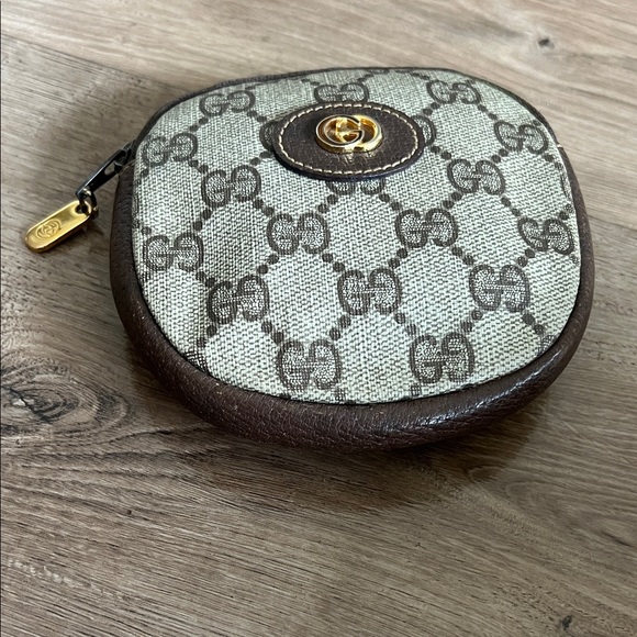 Authentic Gucci Coin Purse - Picture 2 of 11
